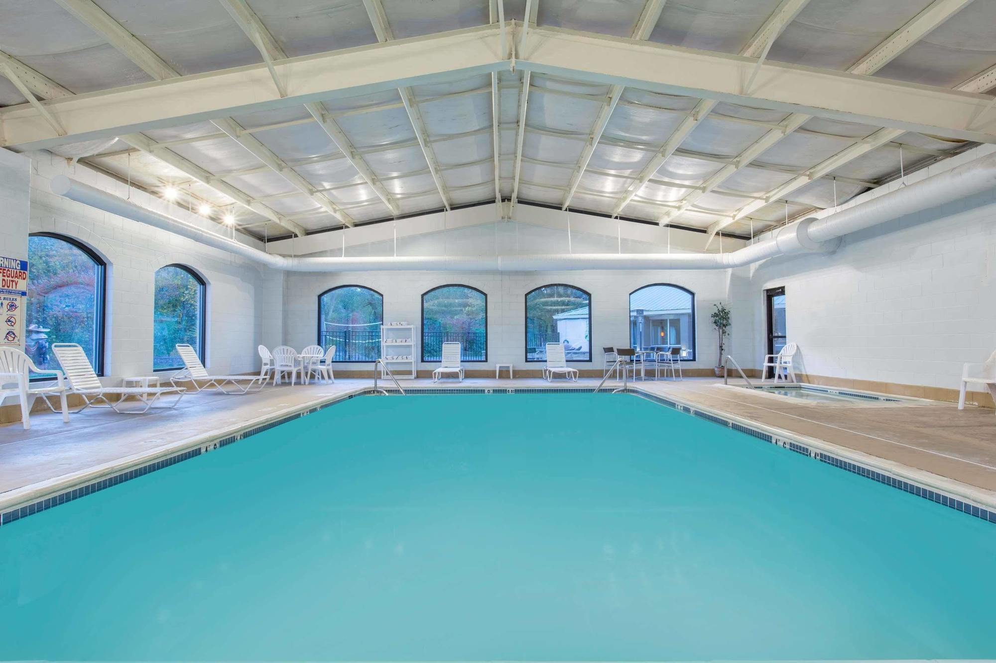 Baymont By Wyndham Bartonsville Poconos Exterior foto